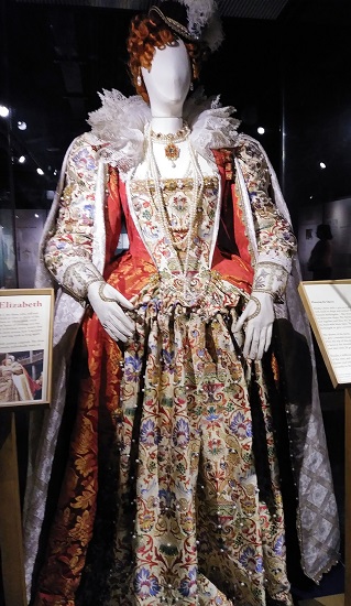 Queen Elizabeth costume